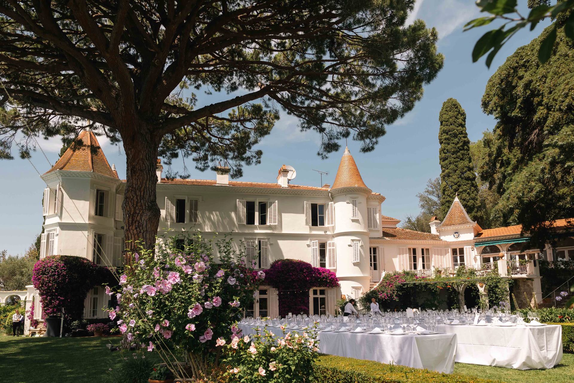Sophie & Oliver – Chateau de Garibondy - Costi Moiceanu