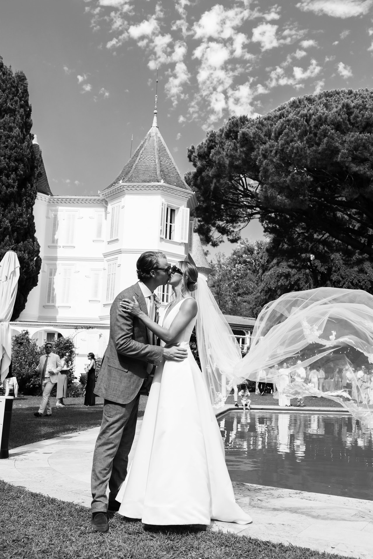 Sophie & Oliver – Chateau de Garibondy - Costi Moiceanu